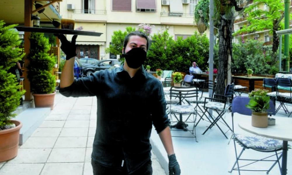 Νέα «λουκέτα» και συλλήψεις σε καταστήματα για μη τήρηση των μέτρων